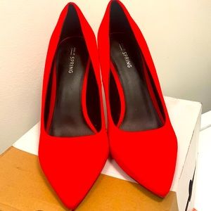 BRIGHT Red Call It Spring Closed Toe Heel size 9